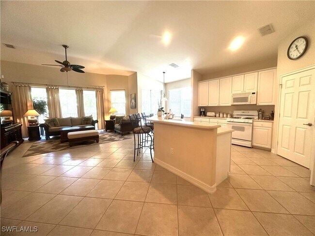 Building Photo - 1634 Tarpon Bay Dr S
