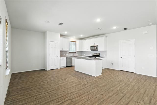 Building Photo - 507 Goldenrod Ln