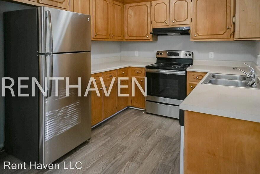 Building Photo - 6345 Greenfield Dr