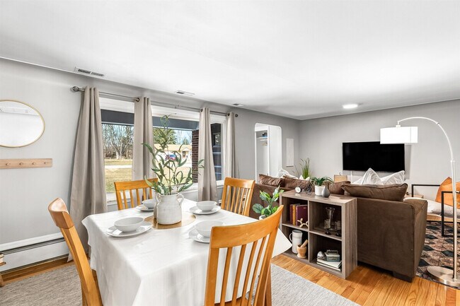 Building Photo - 8254 Mary Ann Ave