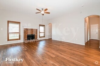 Building Photo - 204 Troy Ln