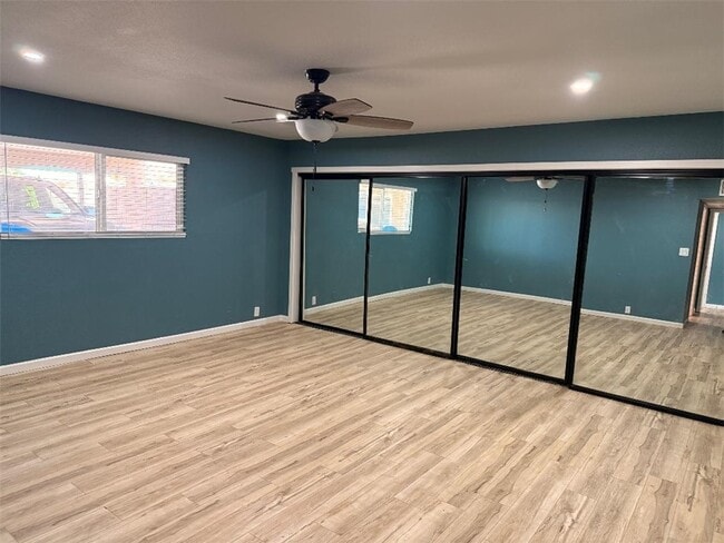 Building Photo - 2605 Country Club Dr