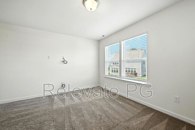 Building Photo - 9893 Honeybee Dr