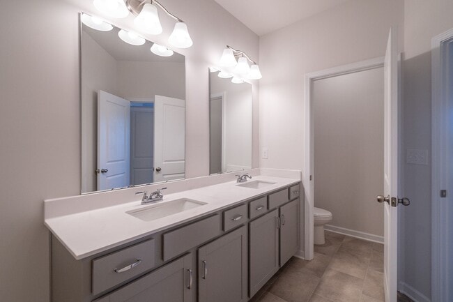 Building Photo - Beautiful Brand New 3 Bedroom 2.5 Bath Townhome in Hickory Glen!