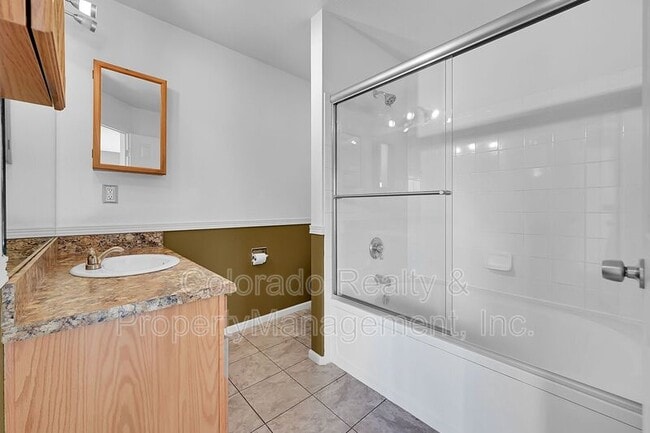 Building Photo - 2436 W 82nd Pl