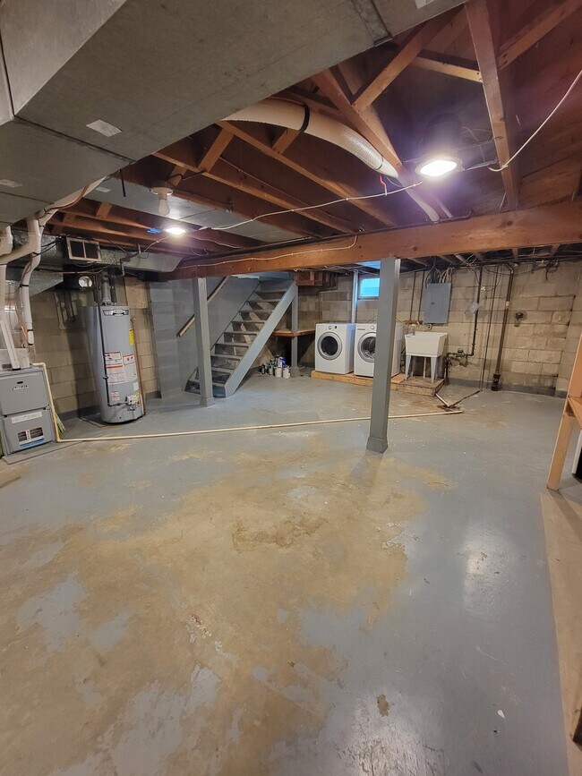 Large Basement Storage - 707 E 19th St