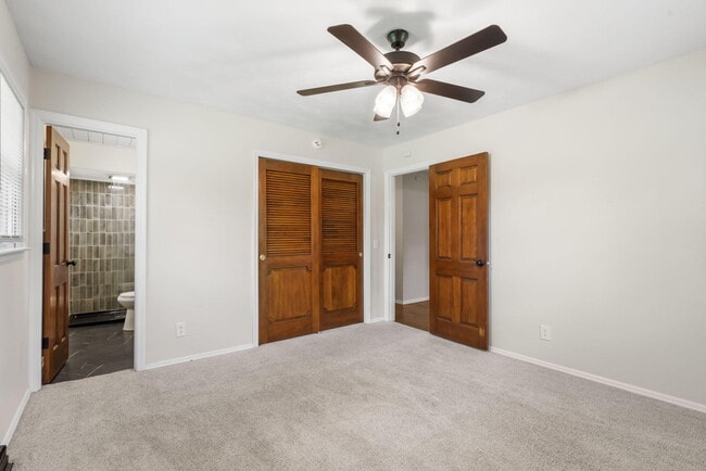Building Photo - 4267 S Ridgecrest Dr
