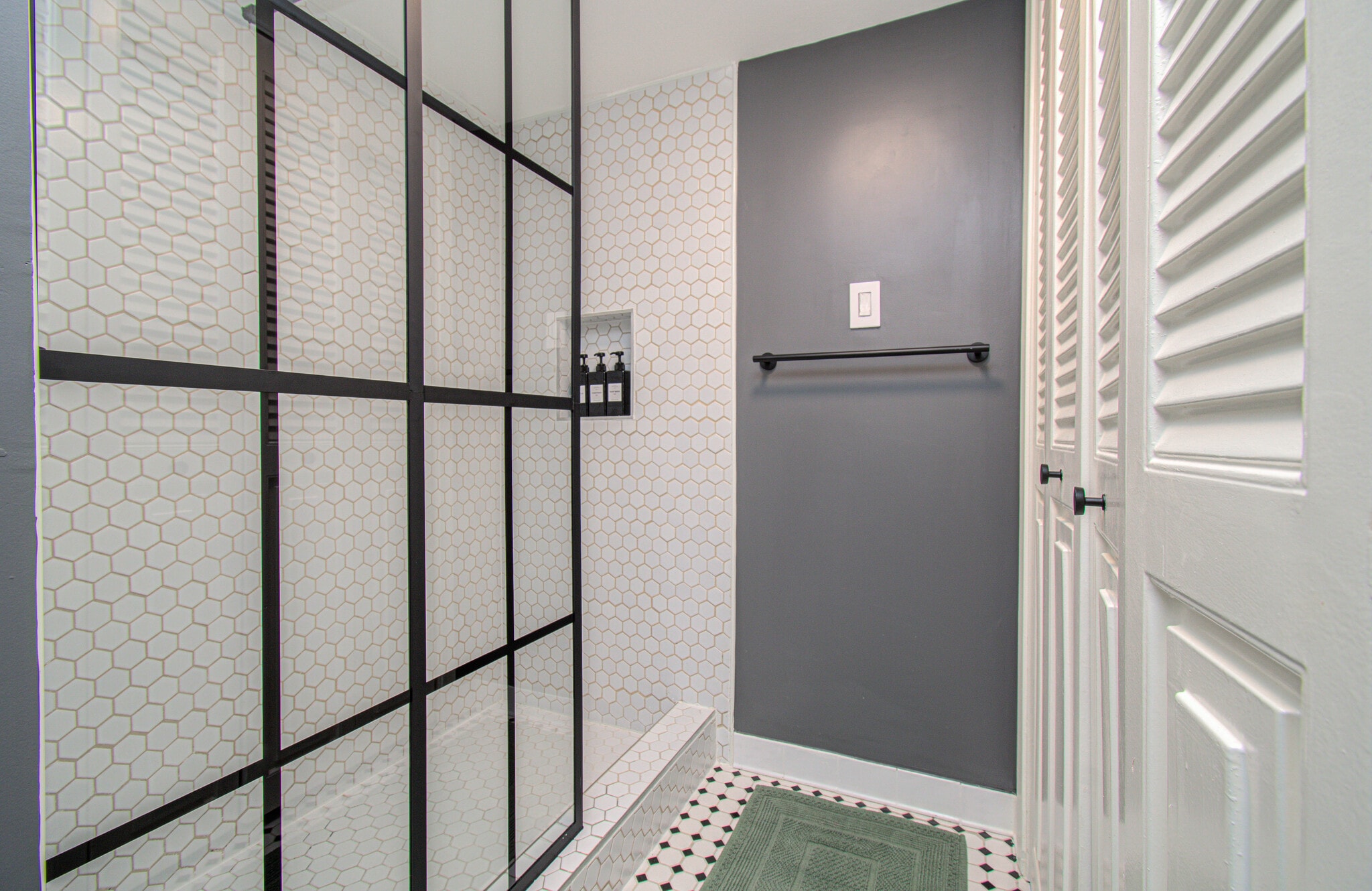 Building Photo - 8429 Hearth Dr