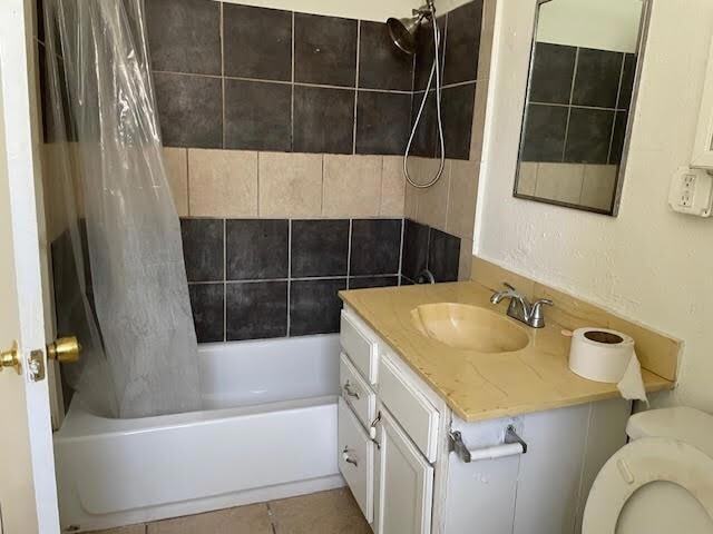 Building Photo - 1916 Claire Ave