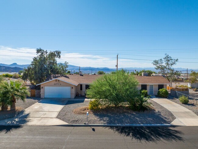 Building Photo - 1099 Pueblo Dr