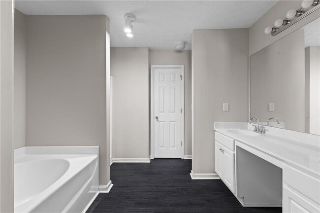 Building Photo - 6604 Splashwater Dr