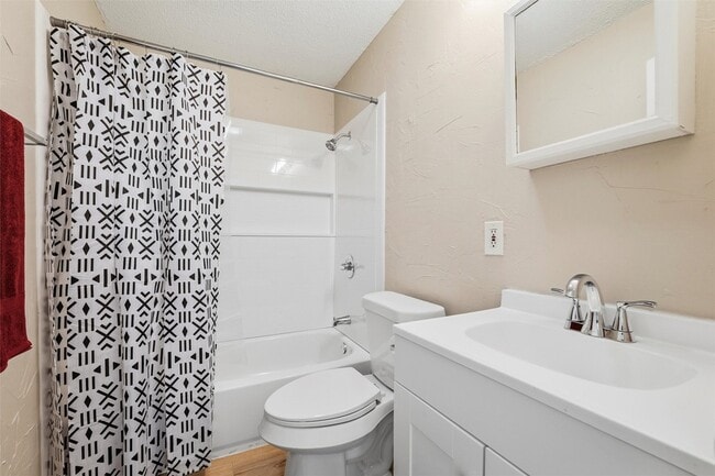 Building Photo - 1110 NE 17th St