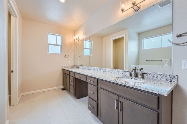 Building Photo - Welcome to Modern Luxury in Louisville, CO-Available December 10!