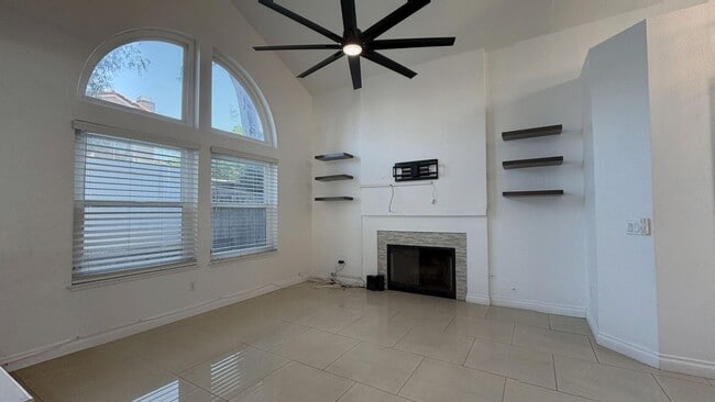 Building Photo - 13632 Cabrillo Ct
