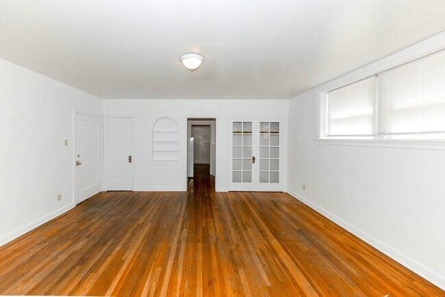 Building Photo - 740 E 300 S