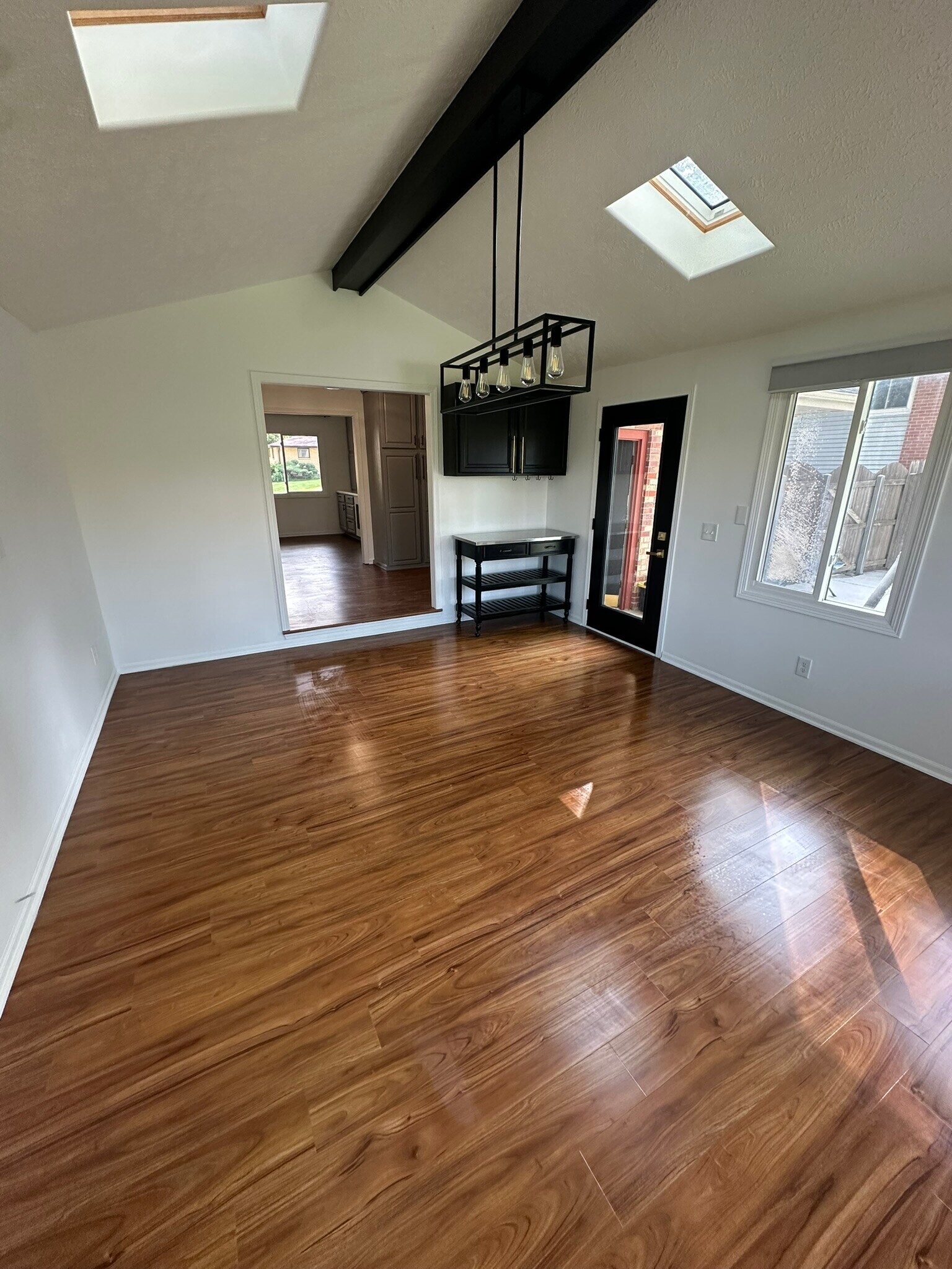 Building Photo - 221 Wedgewood Dr