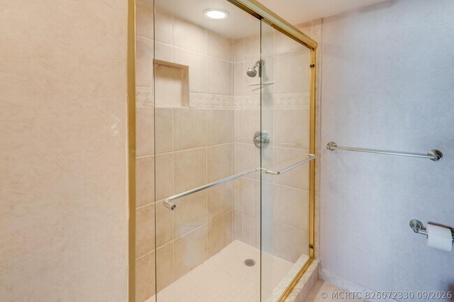 Building Photo - 1 Las Olas Cir
