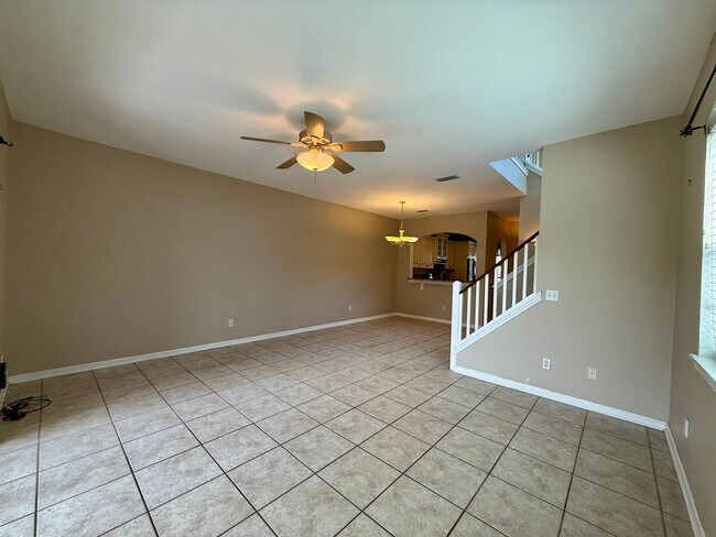 Building Photo - 3 bedroom, 3 bath Luxury Living Along the ...