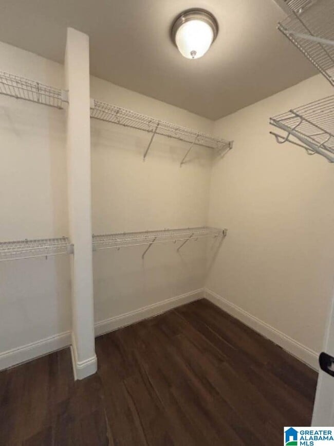 Building Photo - 4008 Lennox Rd