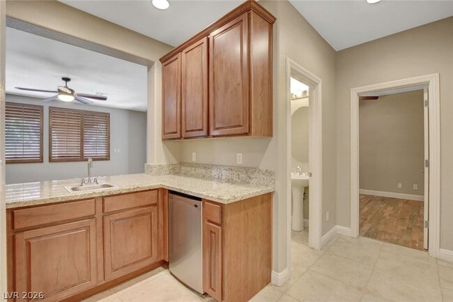 Building Photo - 12125 Vista Linda Ave