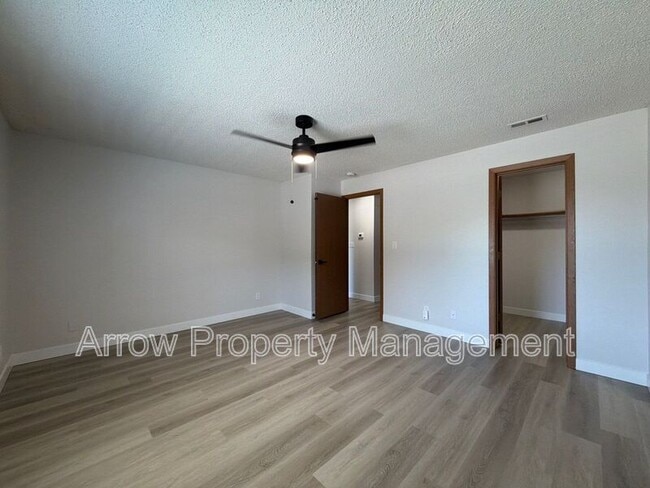 Building Photo - 2330 N 44th St