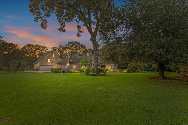 Building Photo - 19309 Whispering Grove E