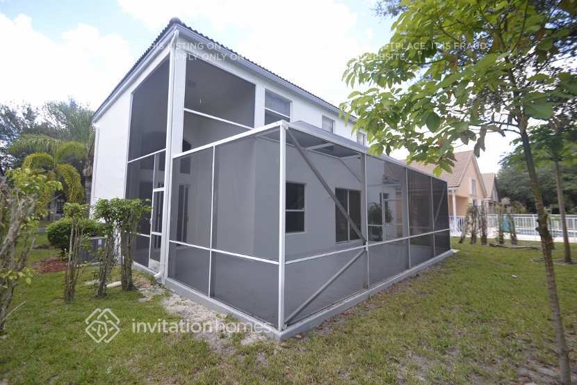 Building Photo - 6331 NW 80th Dr