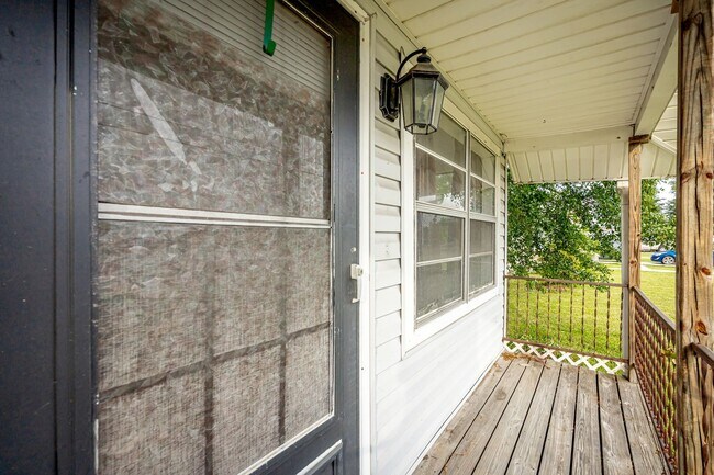 Building Photo - Cute 2 Bed 1 Bath in Pascagoula
