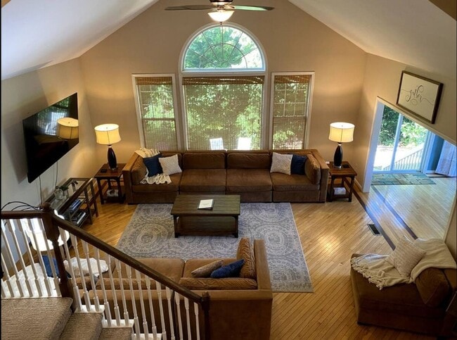 Building Photo - East AVL - Mountain Views and Space Galore!