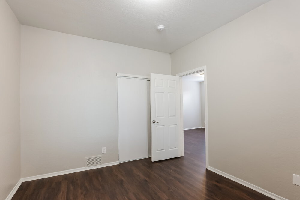 Building Photo - 9506 W Mariposa St