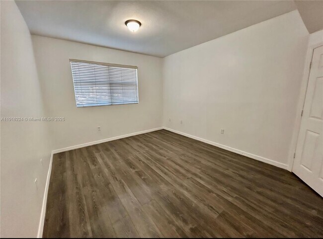 Building Photo - 10870 NW 88th Terrace