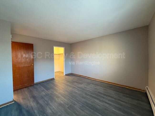 Building Photo - 847 College Blvd