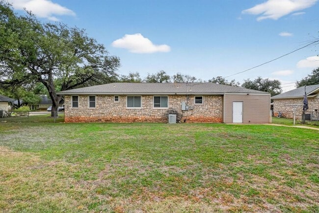 Building Photo - 105 Shannon Ln