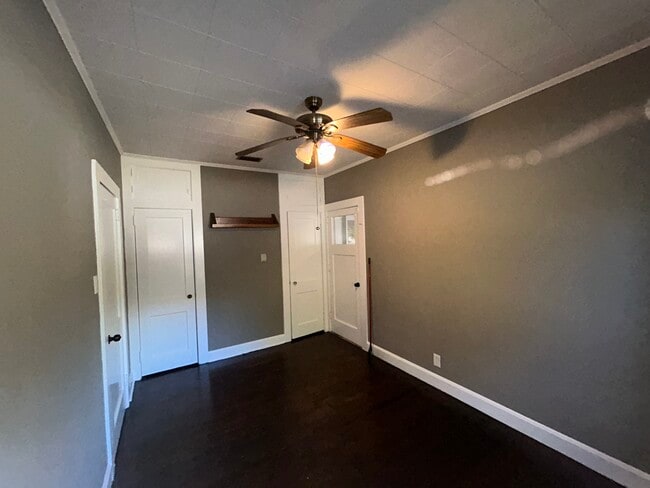 Building Photo - 115 E Lattin St