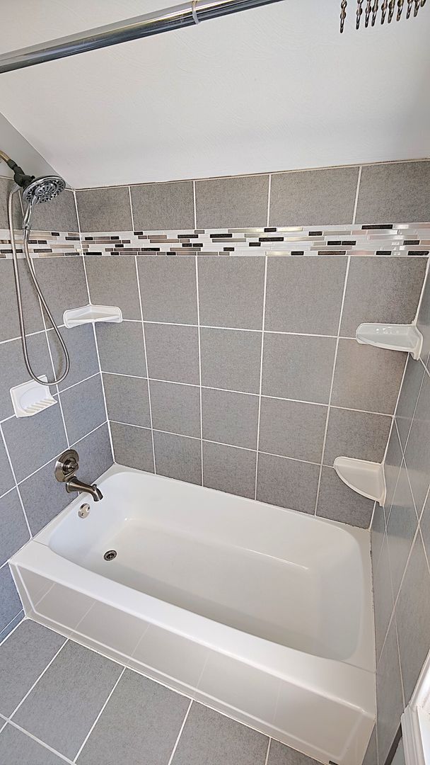 Building Photo - *Beautifully Updated & Charming 3BD/1BA Single-Family Home Available in West Mifflin*