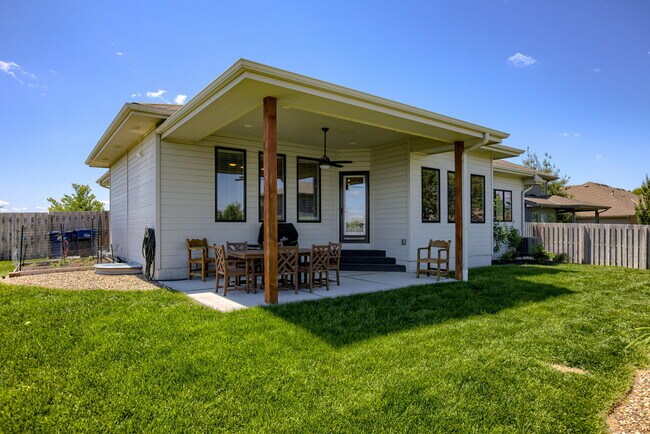 Building Photo - 19202 Taylor Cir