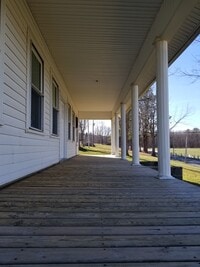 Building Photo - 6 Cloverleaf Ln