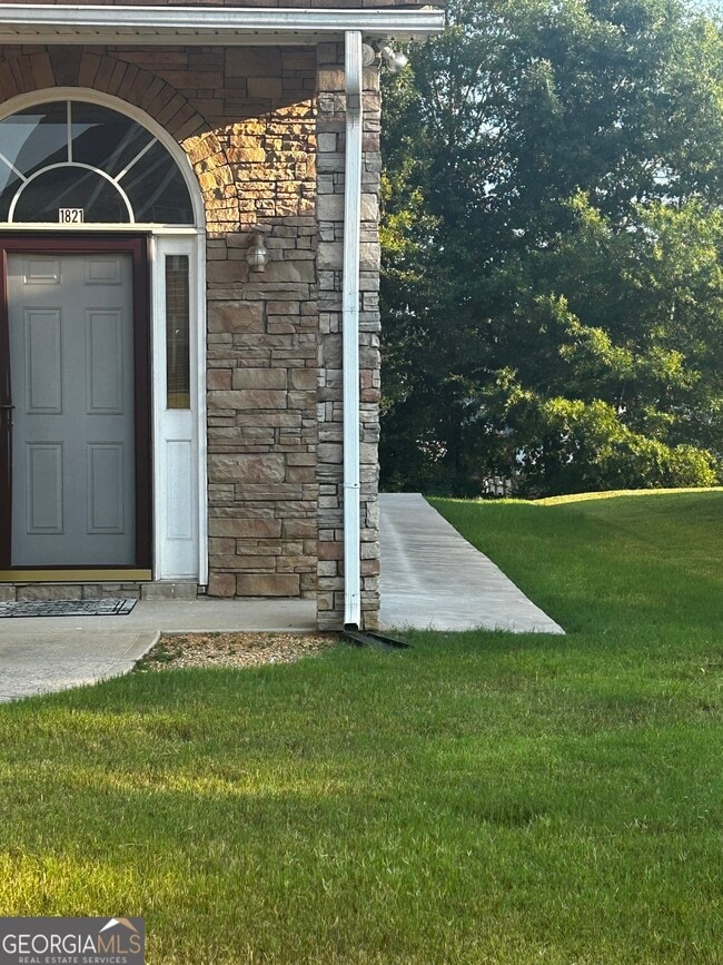 Building Photo - 1821 Dalton Way