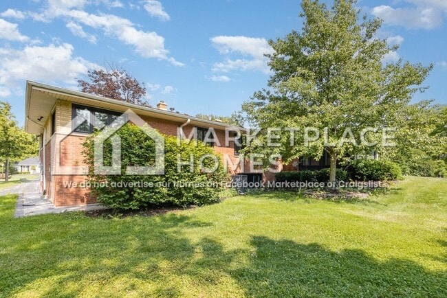 Building Photo - 13140 S 86th Ave