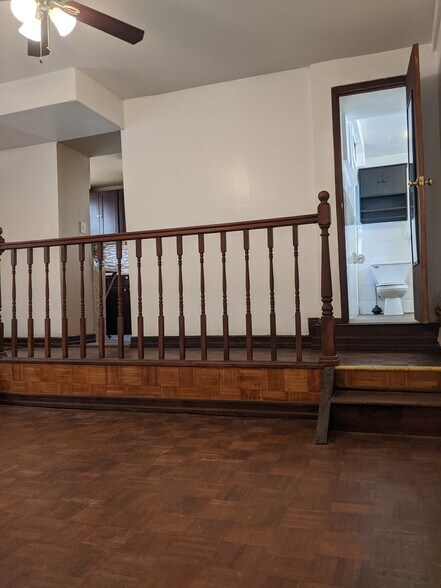 Building Photo - 533 W 232nd St