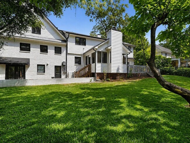 Building Photo - 1350 Battleview Dr NW