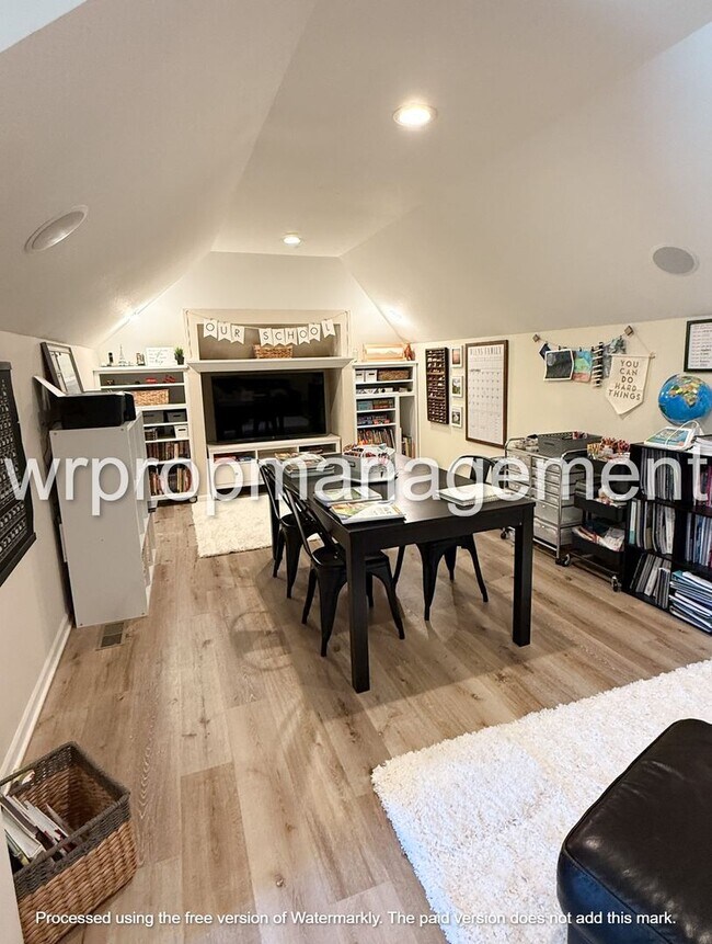 Building Photo - Gorgeous 3 bed 3.5 bath in Temperance