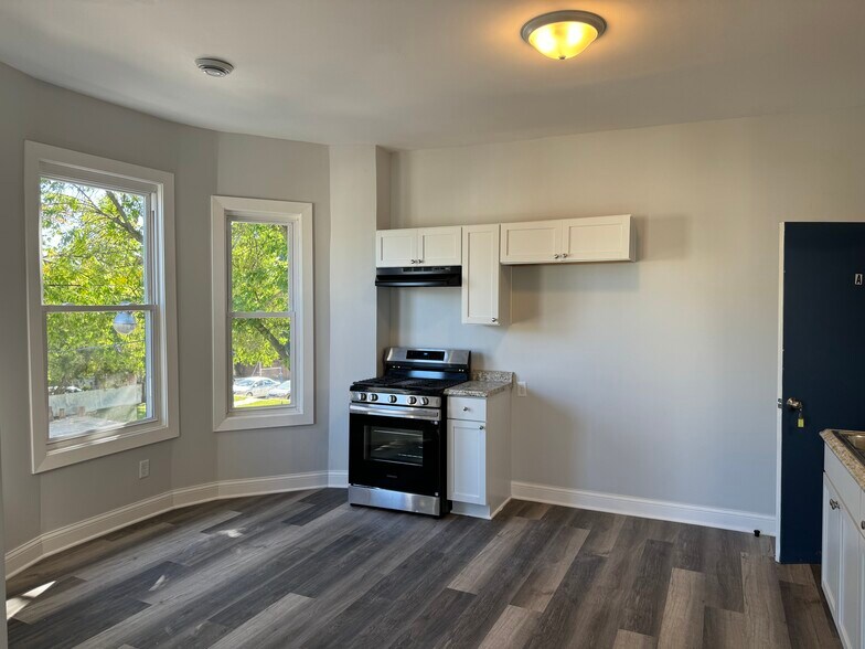 Building Photo - 1301 W Greenfield Ave