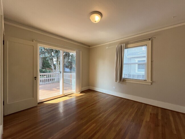 Building Photo - Charming Portland Home with Original Hardwood Floors, Finished Basement & Large Kitchen