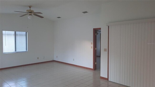 Building Photo - 62 Burbank Dr