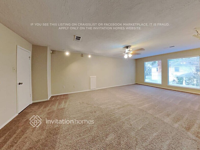 Building Photo - 17914 Vintage Wood Ln