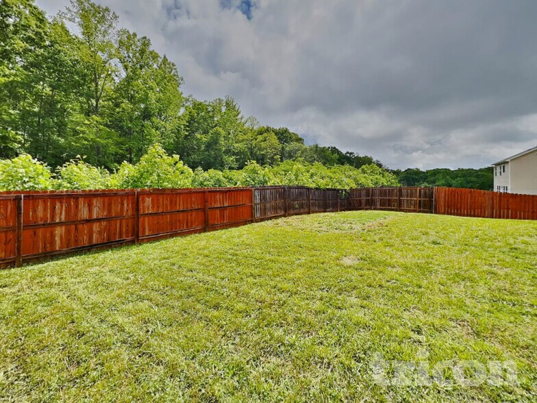 Building Photo - 5 Stanwick Ct