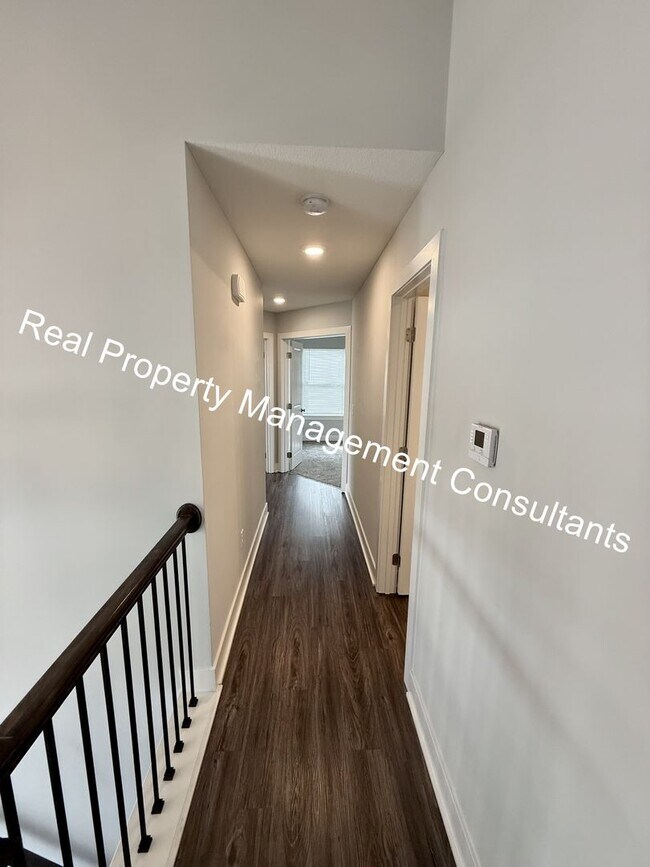Building Photo - $500 off Move In Special on 4-bedroom, 3-b...