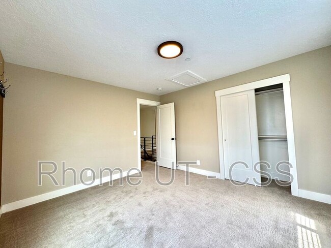 Building Photo - 18 N 1100 W