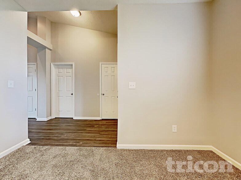 Building Photo - 675 Albermarle Dr